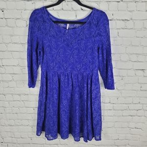 FREE PEOPLE | Shake It Up blue lace sweetheart neckline mini dress